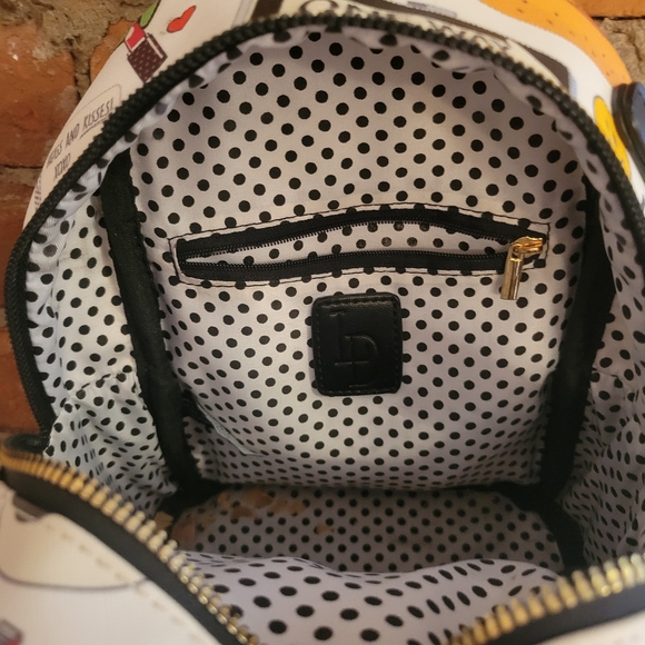 Awesome purse backpack style graphic cartoon print - Picture 7 of 8